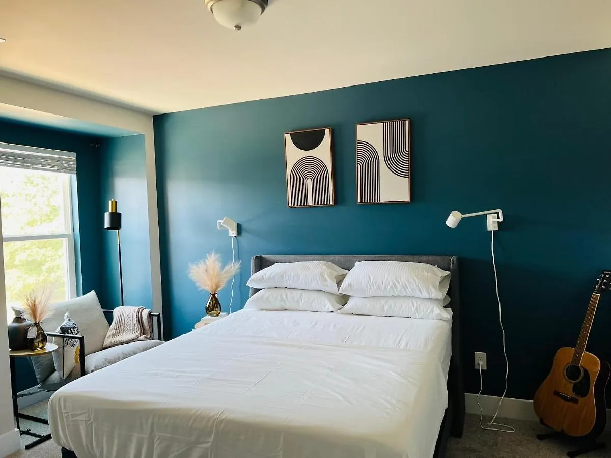 Charlotte Comfort Haven 0*,