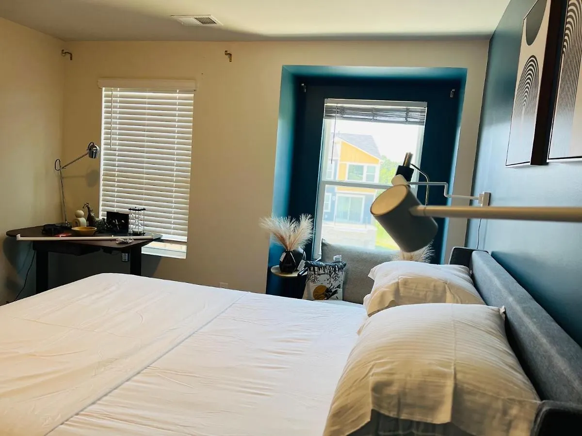 Rum i privatbostad Charlotte Comfort Haven USA